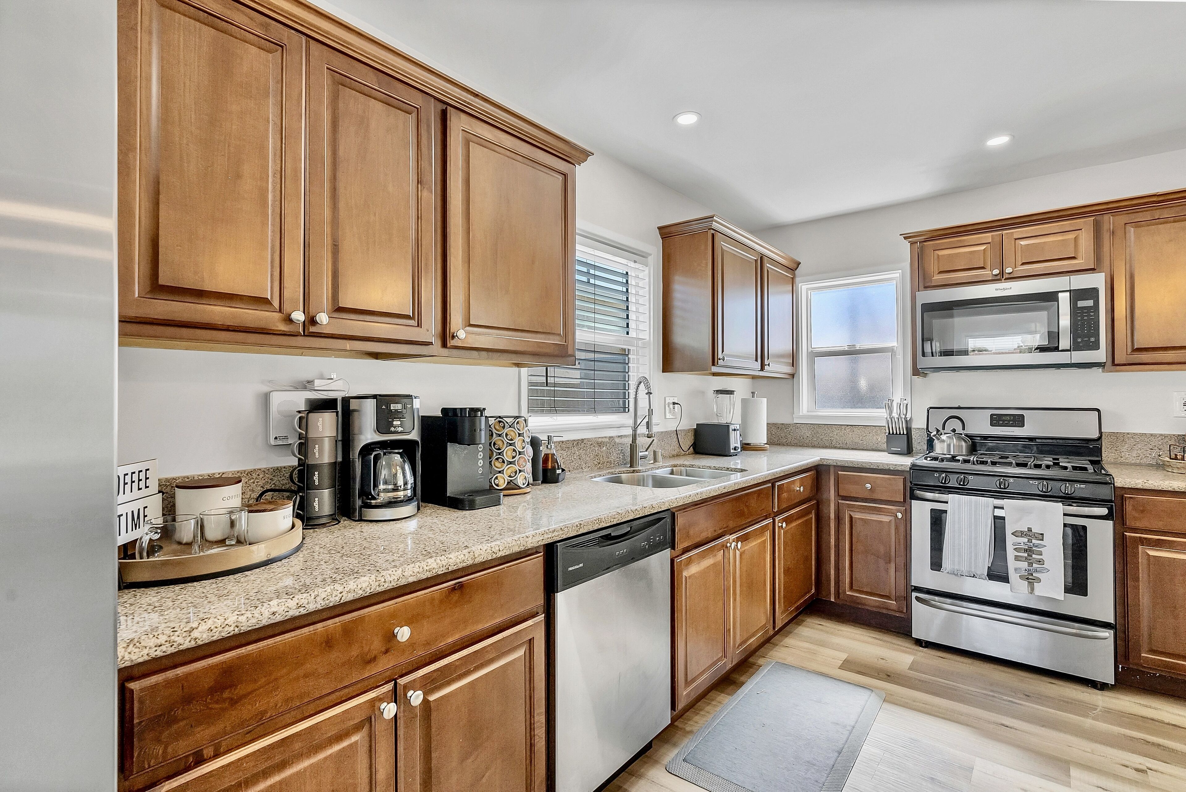 Yellow Door Casita SD 3 bdrm2bth 10min to Downtown San Diego 5min to Marina/bay