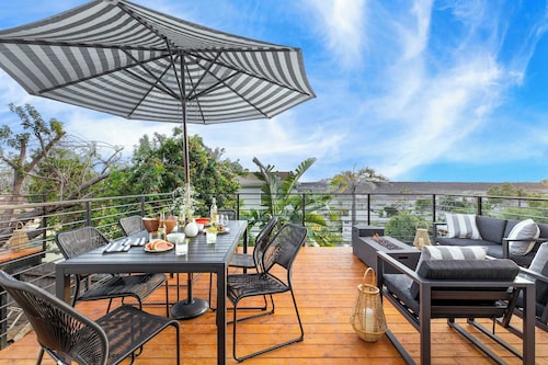 Avalon III by Avantstay Mins to Gaslamp, Zoo & Airport Beautiful Deck w/ BBQ