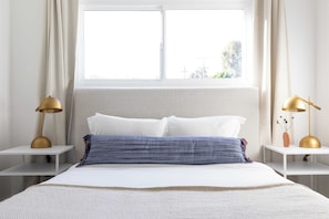 Apartment (2 Bedrooms) | Interior - Avalon III by Avantstay Mins to Gaslamp, Zoo & Airport Beautiful Deck w/ BBQ (San Diego)