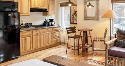 Blue Mesa Lodge 23C by Avantstay Functional Ski In/ski Out Studio w/ Balcony in Great Location!