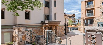 Blue Mesa Lodge 23C โดย Avantstay สตูดิโอทางลงเขาสกีที่มีขนาดใหญ่และมีระเบียงในทำเลที่ยอดเยี่ยม!