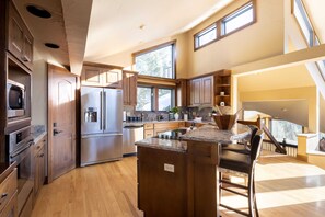 House (Multiple Bedrooms) | Interior - Frontier by Avantstay Incredible Mtn Views & Hot Tub Gorgeous Breckenridge Home Close to Slopes (Breckenridge)