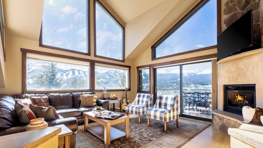 Frontier by Avantstay Incredible Mtn Views & Hot Tub Gorgeous Breckenridge Home Close to Slopes