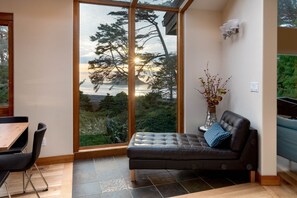 55-inch TV with digital channels, streaming services - Santo Cristo by Avantstay Private Paradise w/ Ocean Views (Arch Cape)