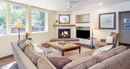 1 Blck to Free Gondola/ski Access, Heart of Downtown River Edge A by Avantstay