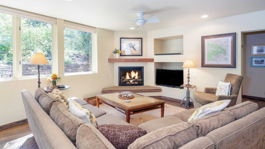 River Edge A by Avantstay Three BR Condo In Historic Depot District