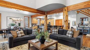 House (5 Bedrooms) | Interior