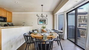 Apartment (4 Bedrooms) | Interior - Marillac by Avantstay Gorgeous Ski Cabin w/ Balcony & Patio (Olympic Valley)