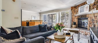 Marillac by Avantstay Gorgeous Ski Cabin w/ Balcony & Patio