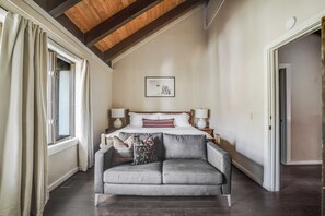 Interior - Marillac by Avantstay Gorgeous Ski Cabin w/ Balcony & Patio (Olympic Valley)