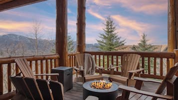 House (6 Bedrooms) | Interior