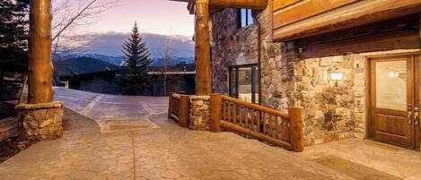 Rumah (6 Bedrooms) | Interior