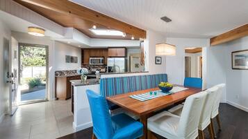 Rumah (4 Bedrooms) | Tempat makan