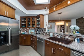 House (4 Bedrooms) | Private kitchen | Fridge, microwave, oven, stovetop - Rancho del Mar by Avantstay One Block From Beach (Arch Cape)