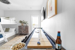 Interior - Lyle by Avantstay Chic Beach House w/ Pool & Hot Tub Walking Distance to Ocean (Destin)
