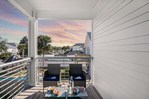 Interior - Lyle by Avantstay Chic Beach House w/ Pool & Hot Tub Walking Distance to Ocean (Destin)