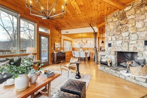 House (4 Bedrooms) | Interior - Chestnut by Avantstay Mountain Cabin w/ Treetop Views, Hot Tub & Game Room! (Gatlinburg)
