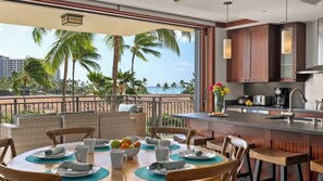 Interior - Hale Moana by Avantstay Incredible Hawaii Beach Resort w/ Pool & Hot Tub! (Kapolei)