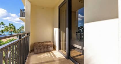 Hale Moana by Avantstay Incredible Hawaii Beach Resort w/ Pool & Hot Tub!