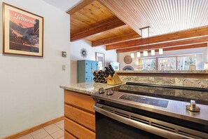 Interior - Riverside Condos D01 by Avantstay Condo Close To Downtown, Town Park & Ski Lift #8 (Telluride)