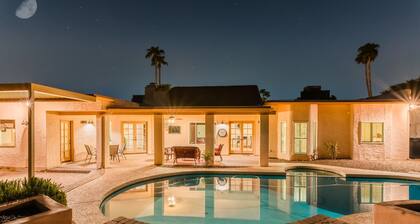 Desert Ridge by Avantstay Spacious Oasis w/ Pool & Hot Tub