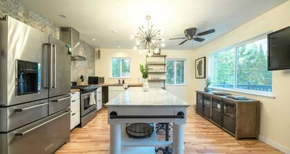 Alpine Bay by Avantstay 5mins To Diamond Peak Skiing w/ Expansive Deck