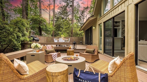 Sea Pine by Avantstay Private Modern Home Surrounded in Lush Greenery Close to Beach