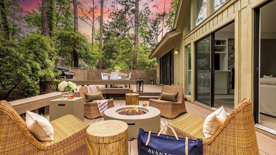 Sea Pine by Avantstay Private Modern Home Surrounded in Lush Greenery Close to Beach