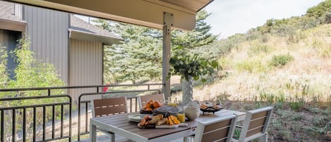 Outdoor dining