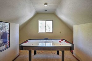 Interior - Ember by Avantstay Majestic Entertainers Home w/ Pine Tree Views & Close to Meek's Bay (Tahoma)