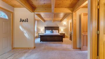 3 bedrooms, iron/ironing board, free cots/infant beds, bed sheets