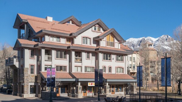 Apartment (2 Bedrooms) | Front of property - Centrum 302 by Avantstay Gorgeous Condo w/ Great Views & Steps Away From Ski Runs! (Telluride)