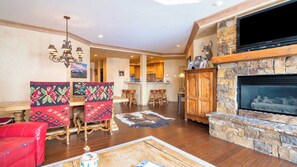 Apartment (2 Bedrooms) | Interior - Centrum 302 by Avantstay Gorgeous Condo w/ Great Views & Steps Away From Ski Runs! (Telluride)