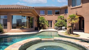 Rumah (5 Bedrooms) | Interior