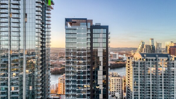 Exterior - Stubbs by Avantstay Brand New Condo in Austin w/ Amazing Amenities! (Austin)