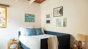 Casa (3 Bedrooms) | 3 quartos, ferros/tábuas de passar roupa, berços grátis, roupa de cama