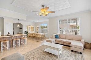 Maison (Multiple Bedrooms) | Intérieur