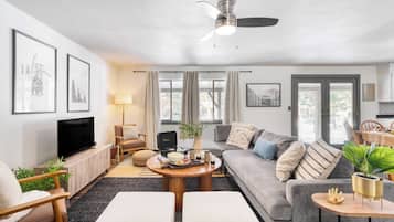 House (3 Bedrooms) | Front of property