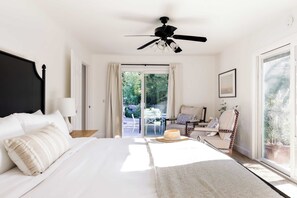 4 bedrooms, desk, iron/ironing board, bed sheets