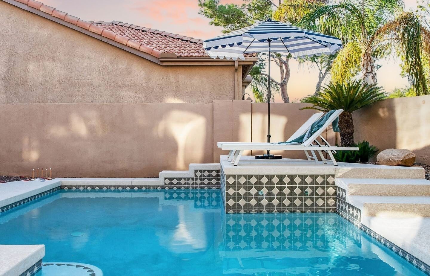 Fierro by Avantstay Desert Escape w/ Pool, Firepit and Pool Table!