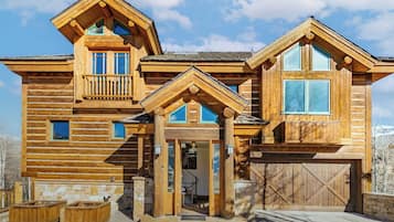 Nhà (4 Bedrooms) | Mặt tiền nơi lưu trú