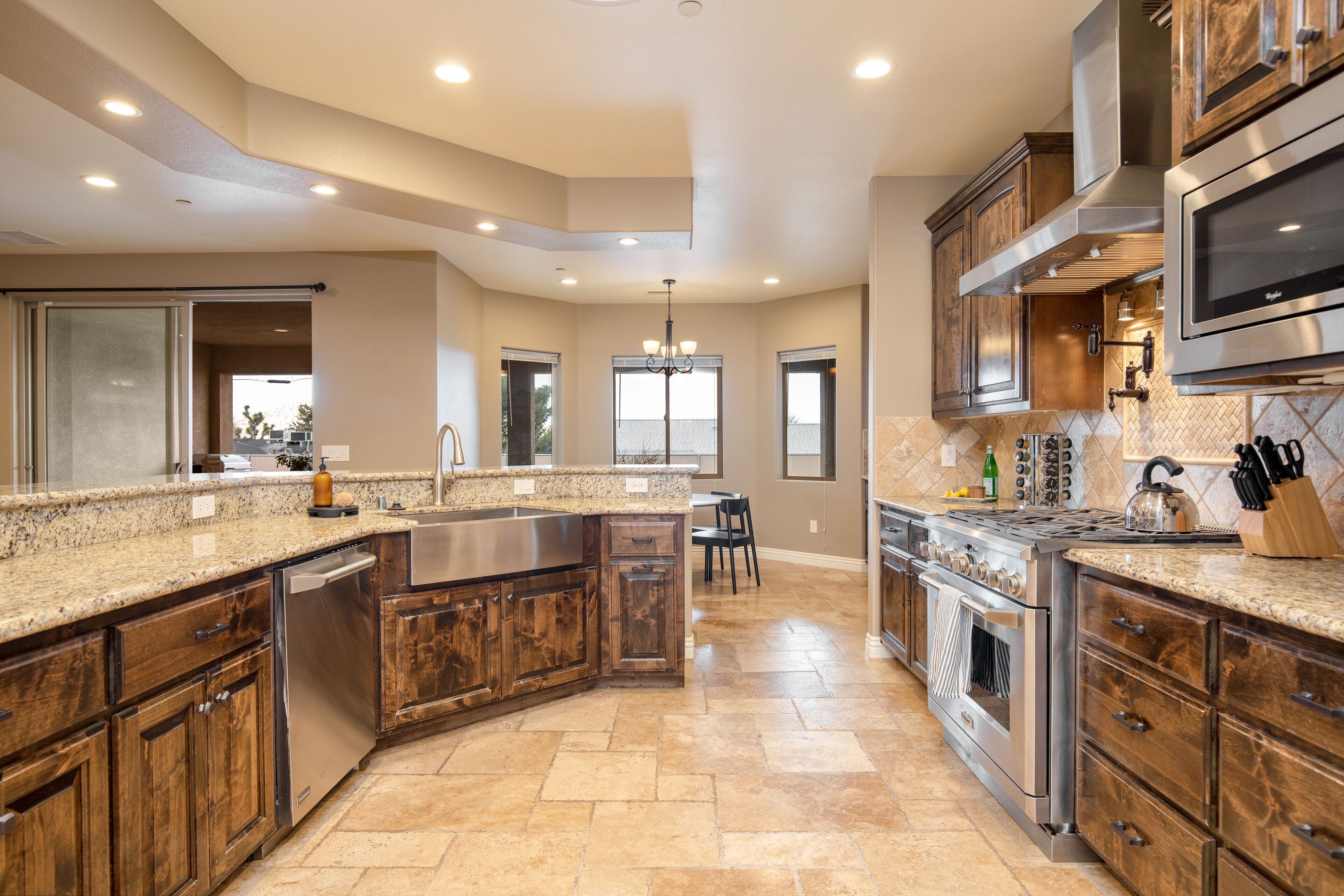 Casa (4 Bedrooms) | Cucina privata | Frigorifero, microonde, forno, piano cottura