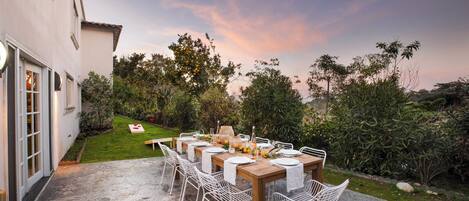 House (4 Bedrooms) | Front of property