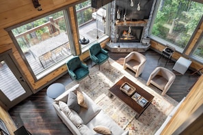 House (6 Bedrooms) | Interior