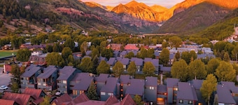 Telluride Lodge 311 by Avantstay Close to Slopes & Town!