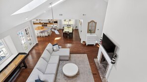 House (5 Bedrooms) | Interior