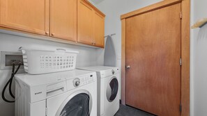 House (3 Bedrooms) | Interior - Moosetrack by Avantstay Hot Tub + BBQ Deck Tahoe Donner Ski, Golf & Beach Club Access (Truckee)