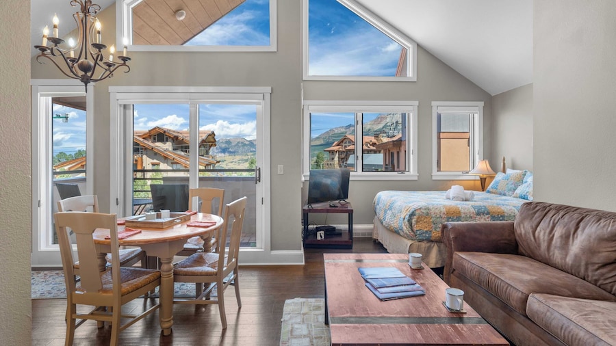Blue Mesa Penthouse by Avantstay Buyout of 3 Units Ski-in/ski-out Condo