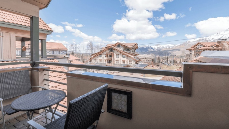 Blue Mesa Penthouse by Avantstay Buyout of 3 Units Ski-in/ski-out Condo