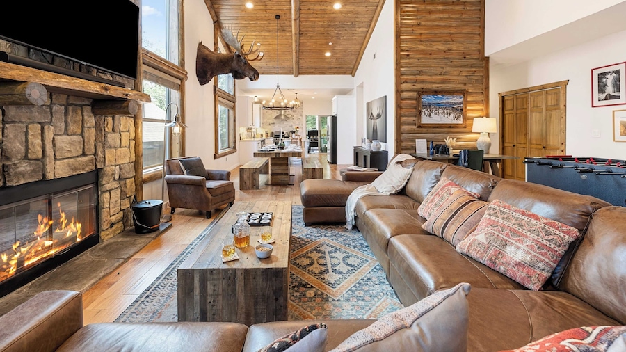 Teddy by Avantstay Majestic Cabin in Big Bear w/ Balcony